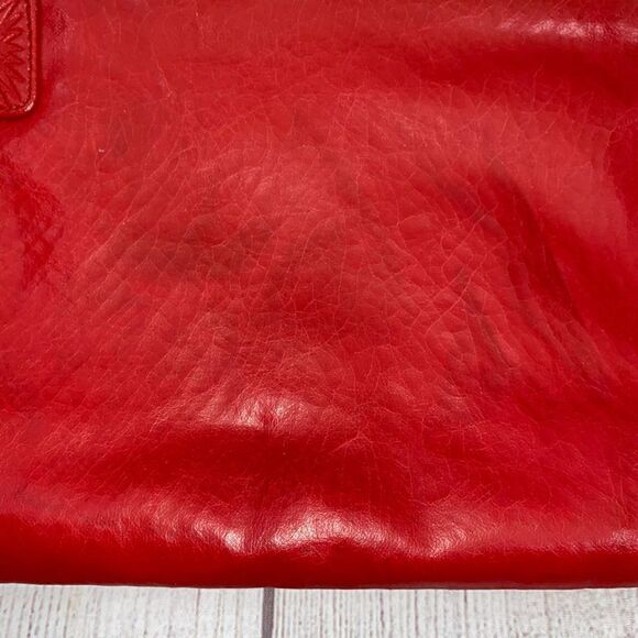 Clutch purse with wrist strap, zipper closure red - Picture 3 of 9